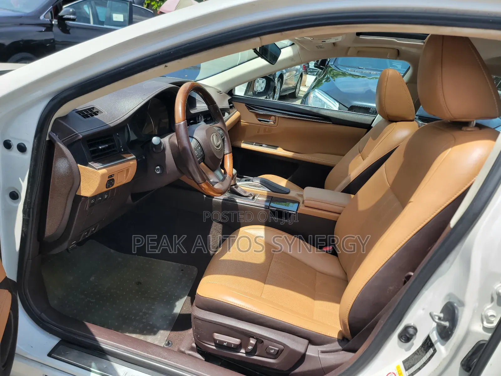Lexus ES 350 FWD 2016 White