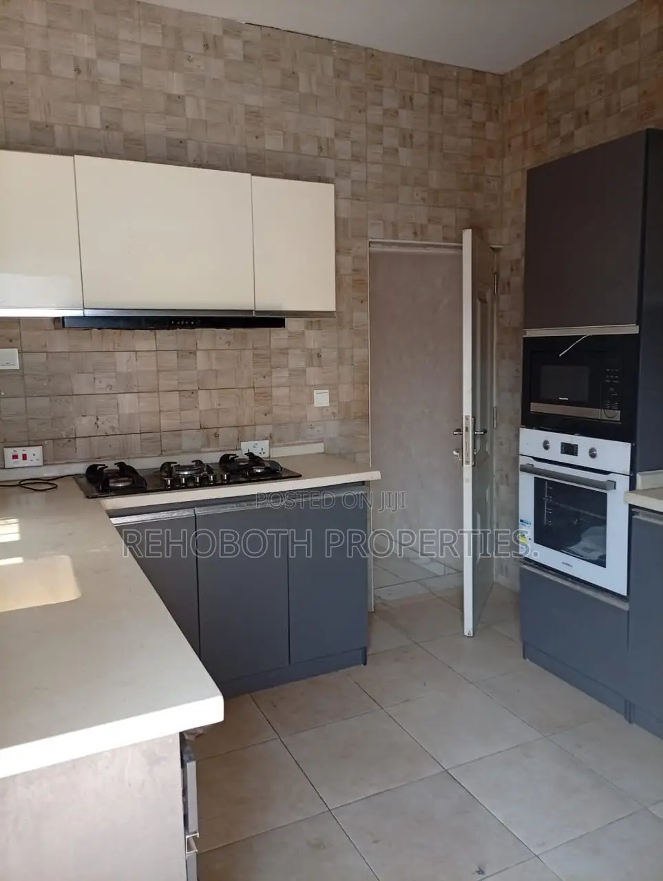 6bdrm Duplex in Alpha Grace Estate, Jericho for rent