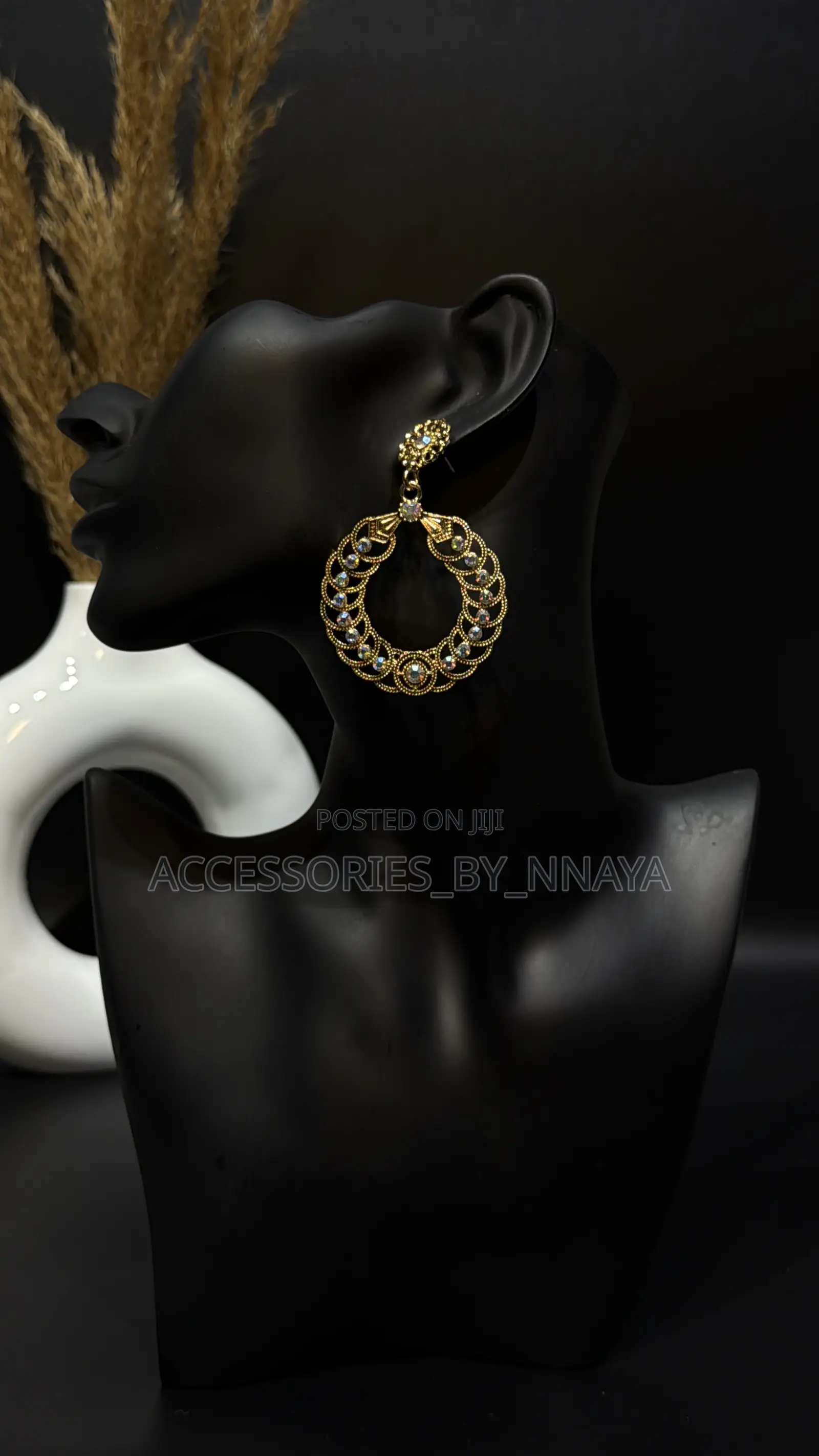 Round Stone Gold Earring