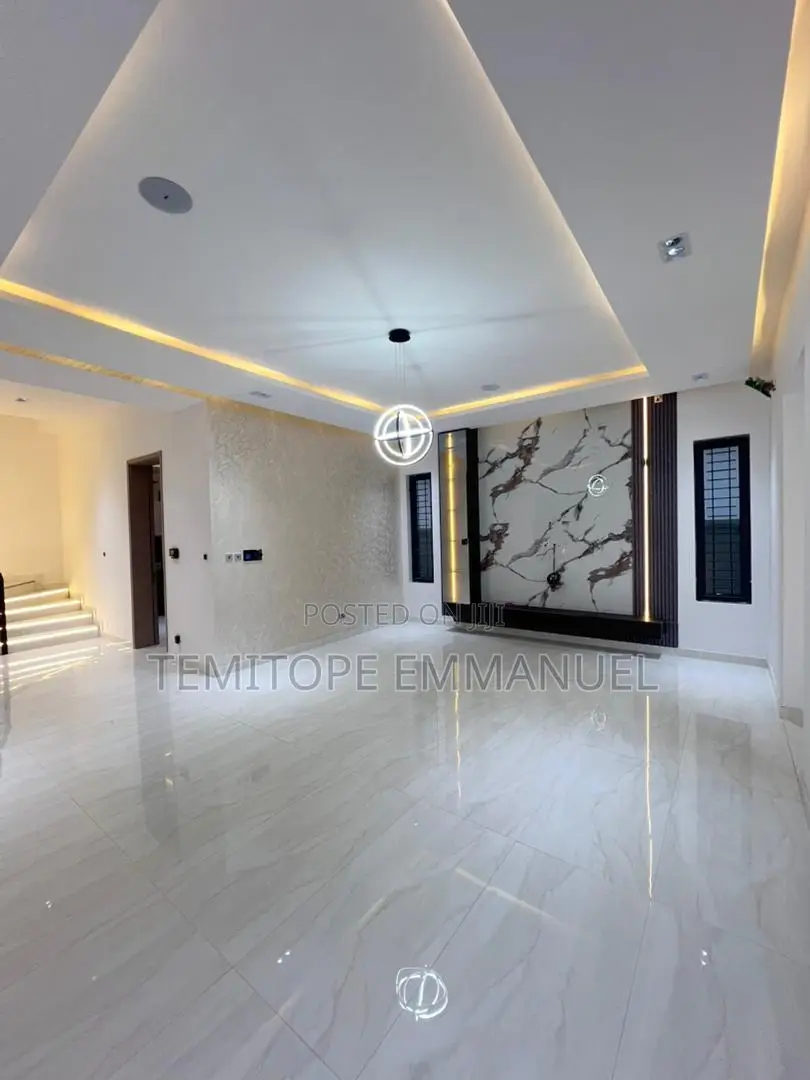 Furnished 5bdrm Duplex in Lekki Phase 1 for sale