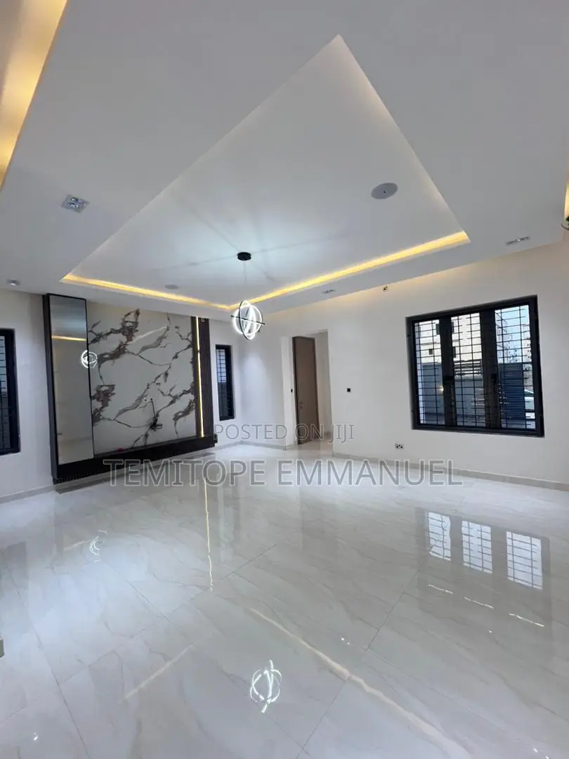 Furnished 5bdrm Duplex in Lekki Phase 1 for sale