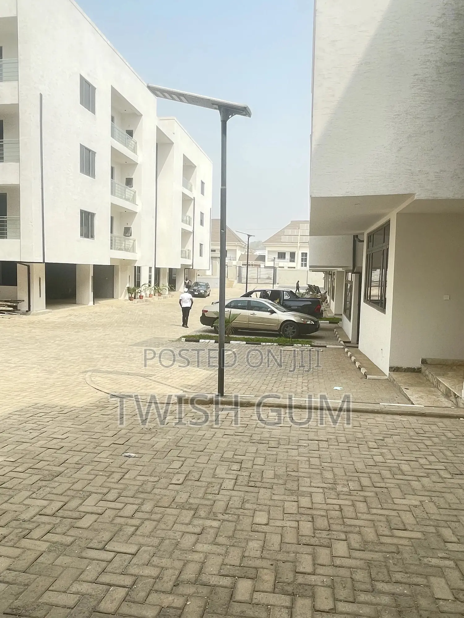 6bdrm Duplex in Blackdot Shelters, Guzape District for sale