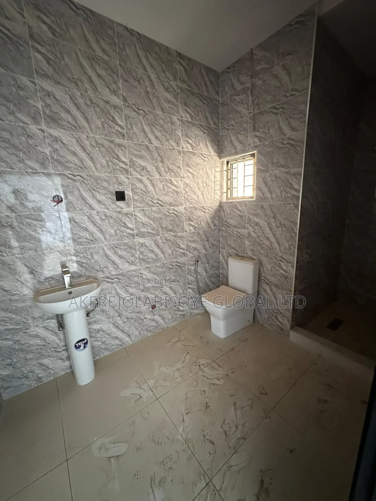 4bdrm Duplex in Lifecamp for sale