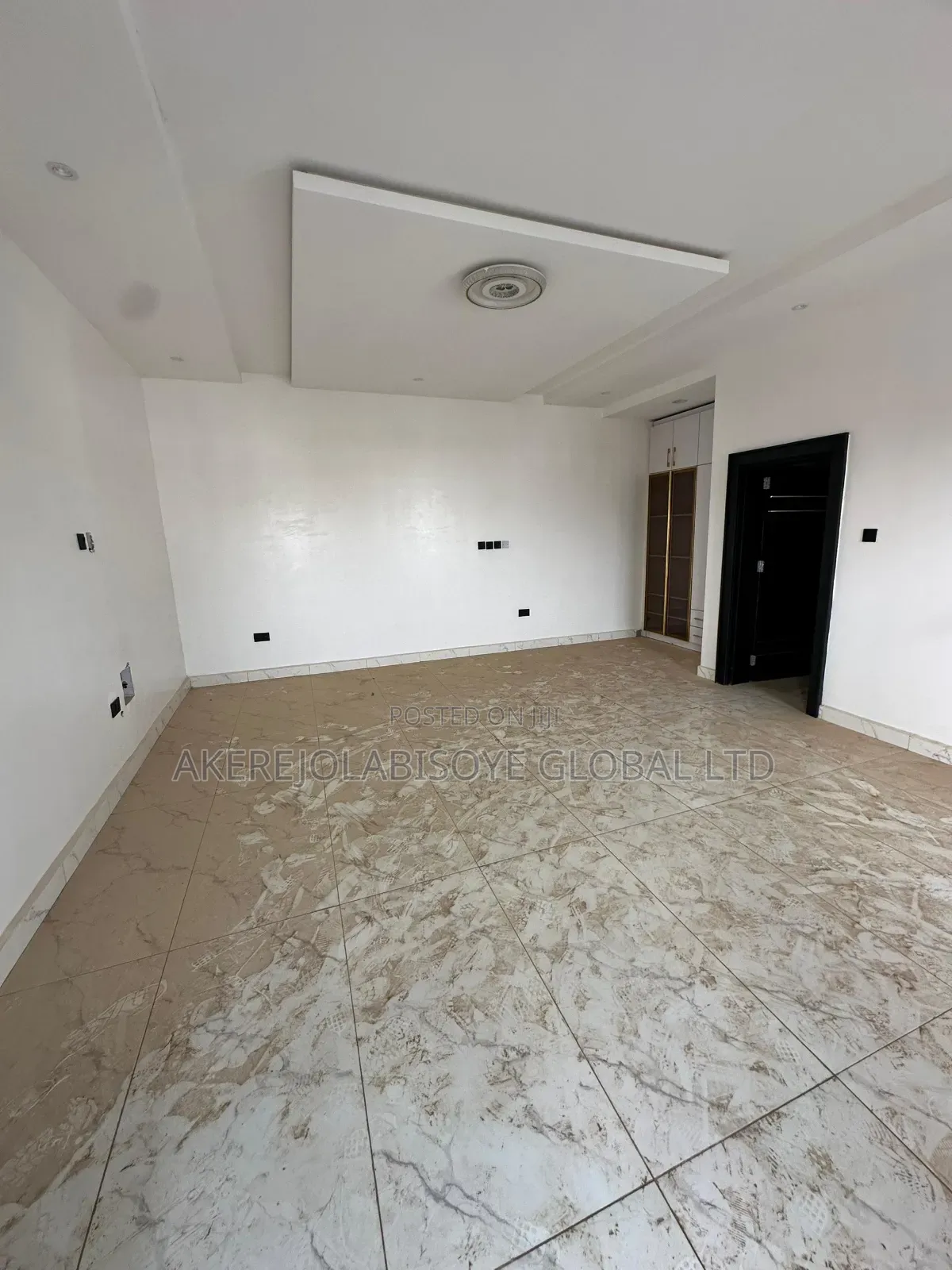 4bdrm Duplex in Lifecamp for sale