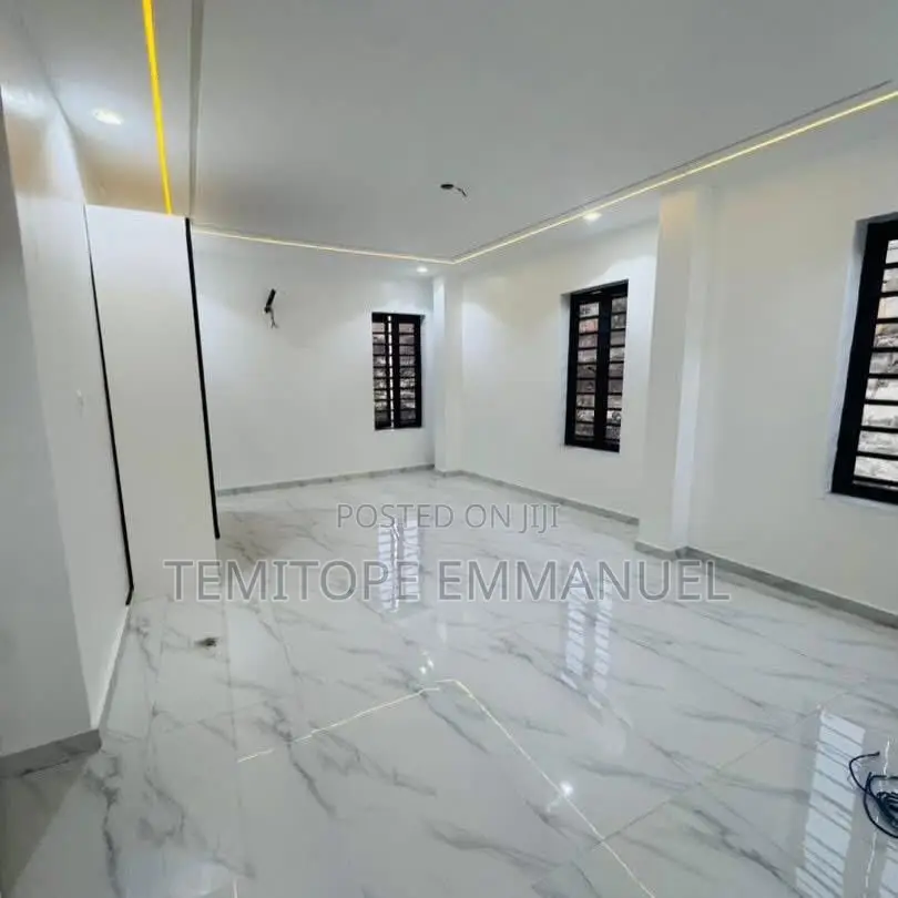 Furnished 5bdrm Duplex in Ojodu Berger for sale
