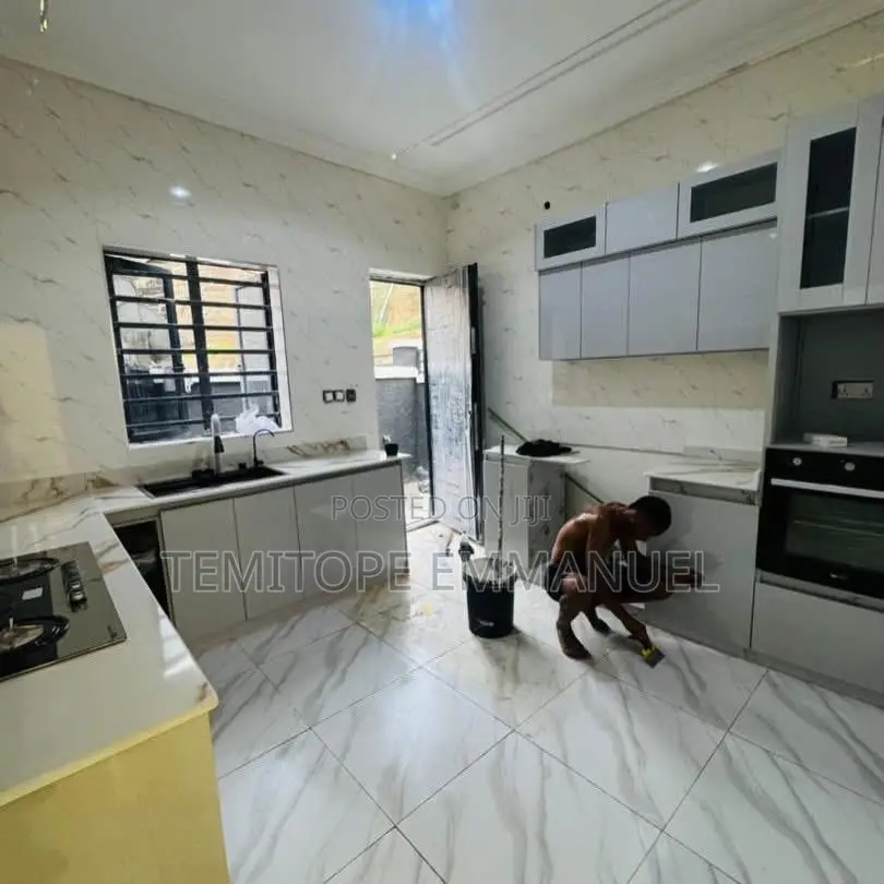 Furnished 5bdrm Duplex in Ojodu Berger for sale