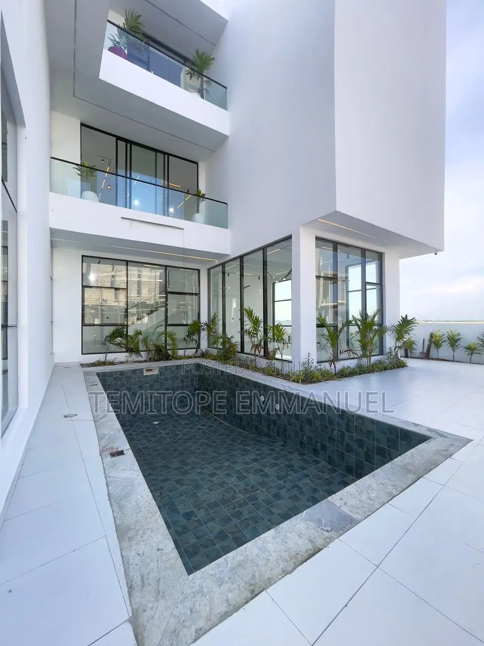 Furnished 5bdrm Duplex in Osapa London Lekki for sale