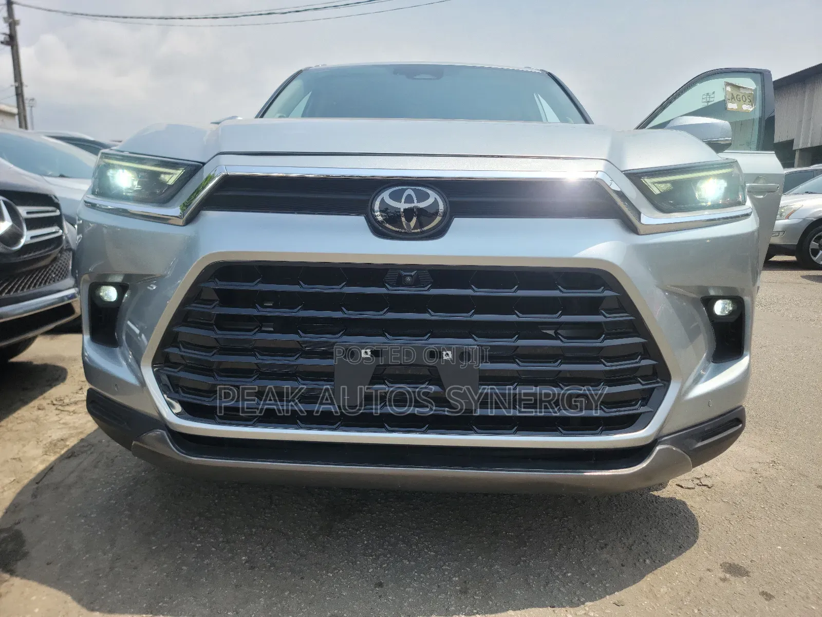 Toyota Highlander 2024 Gray