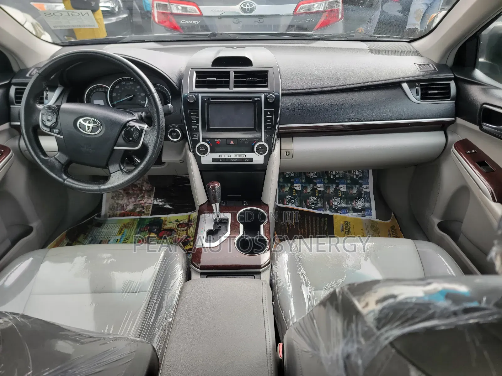 Toyota Camry XLE 4dr Sedan w/Prod. End 11/13 (3.5L 6cyl 6A) 2014 Gray