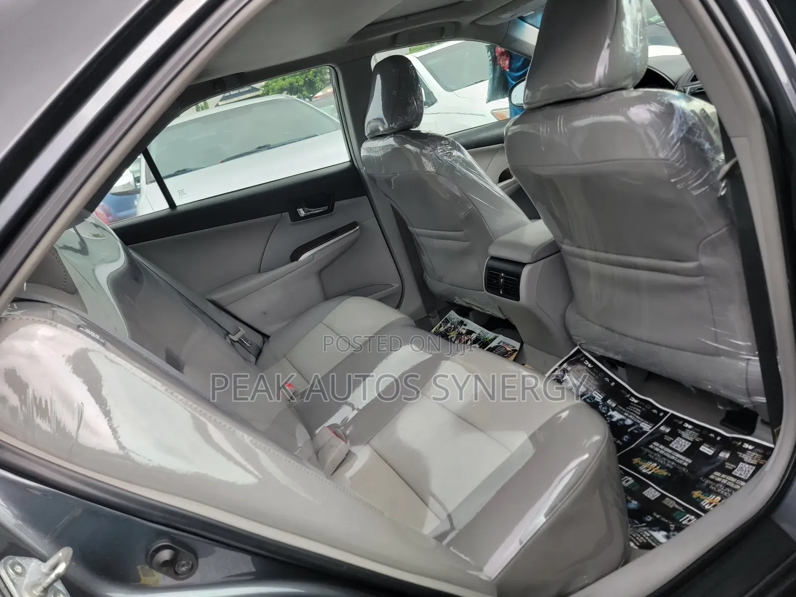 Toyota Camry XLE 4dr Sedan w/Prod. End 11/13 (3.5L 6cyl 6A) 2014 Gray