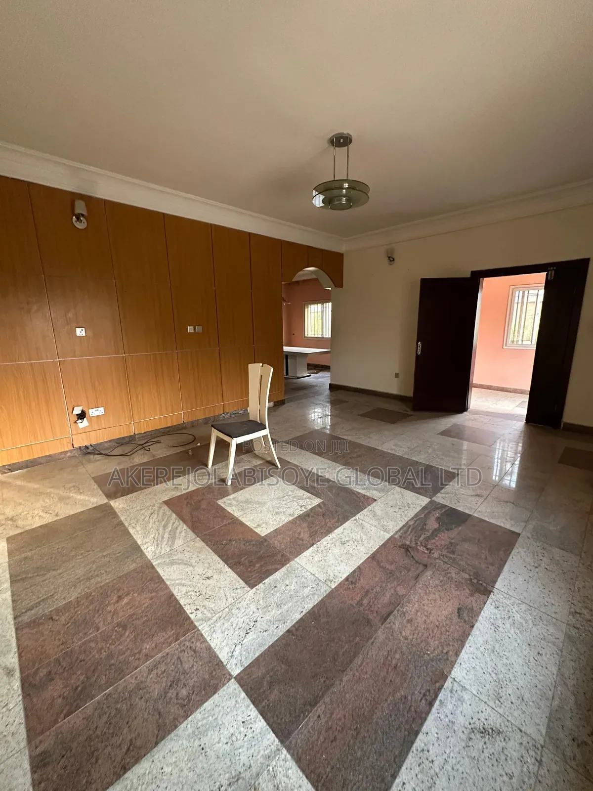 4bdrm Duplex in In An Estate for rent