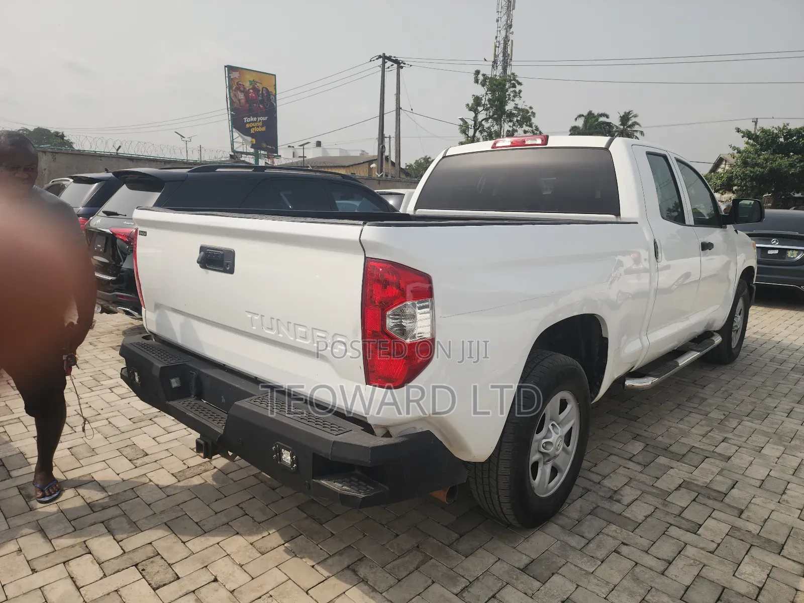 Toyota Tundra SR5 5.7L V8 w/FFV 4x2 Double Cab 6.6 ft. box 145.7 in. WB