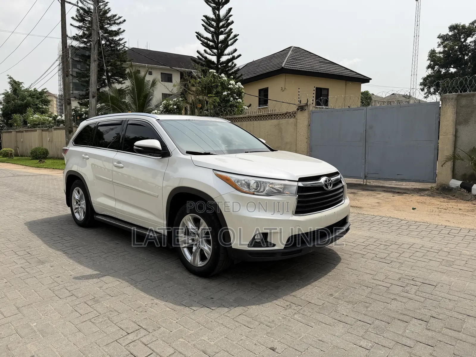 Toyota Highlander Limited Platinum 4dr SUV AWD (3.5L 6cyl 6A) 2015