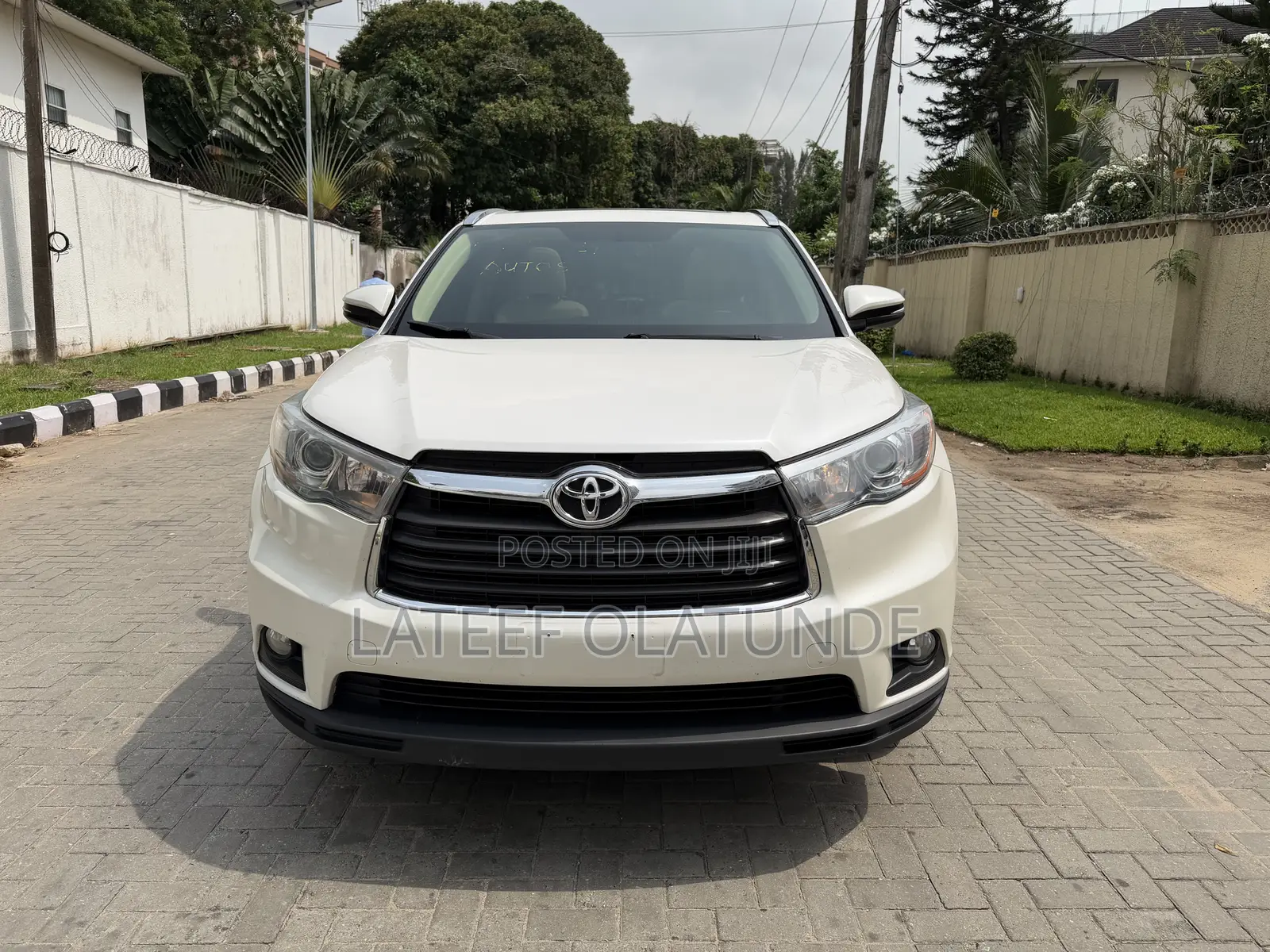 Toyota Highlander Limited Platinum 4dr SUV AWD (3.5L 6cyl 6A) 2015