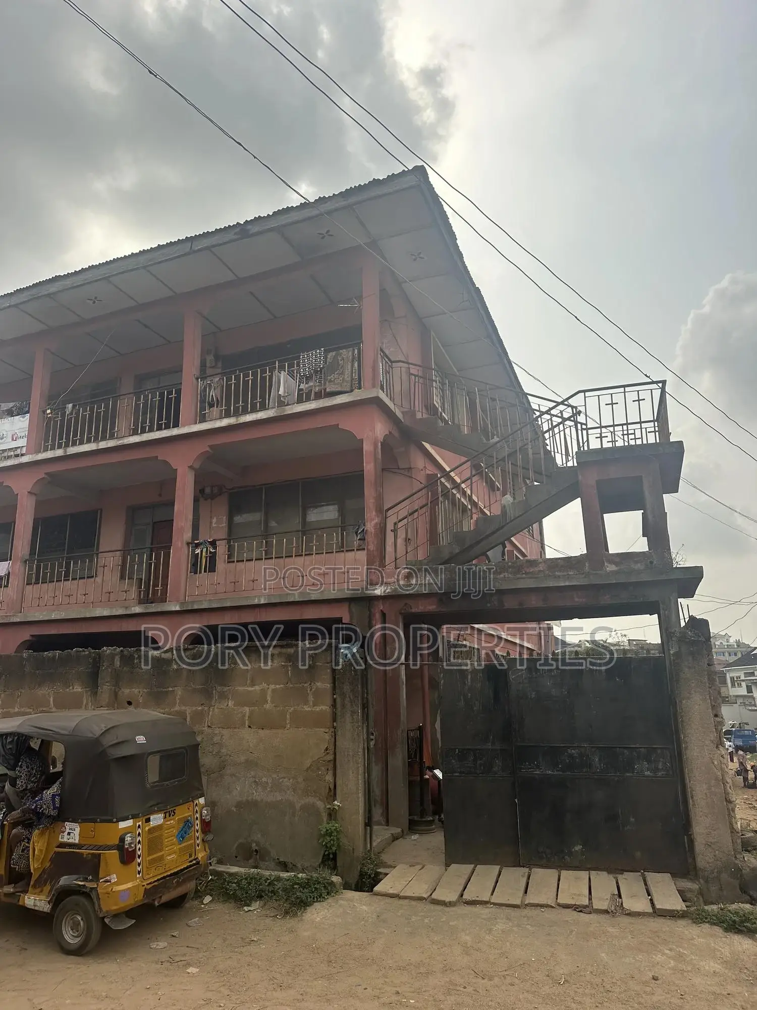 18bdrm House in Adekunle, CHallenge / Ibadan for sale