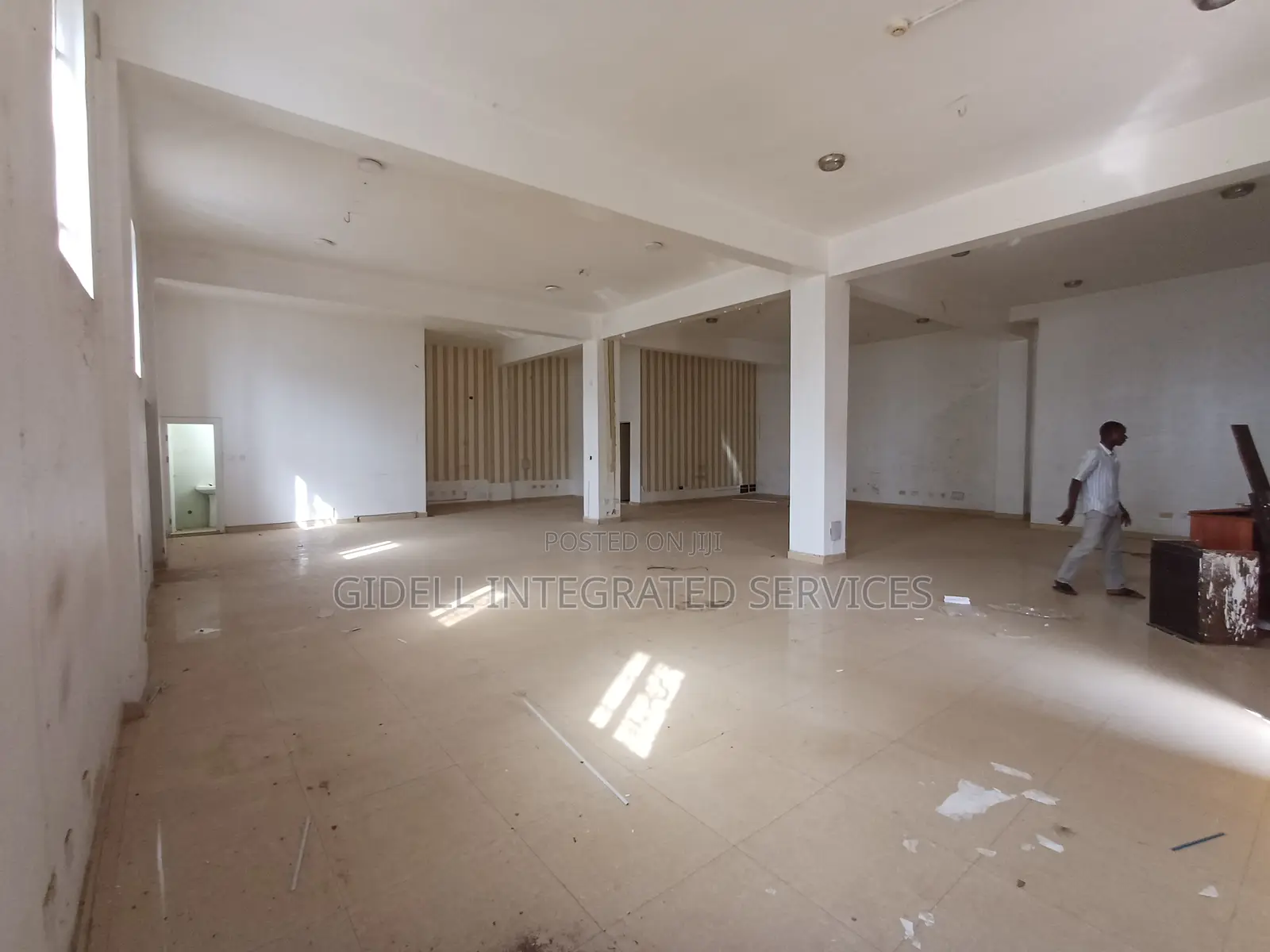 181sqm Space on the Ground Floor With Two Toilets