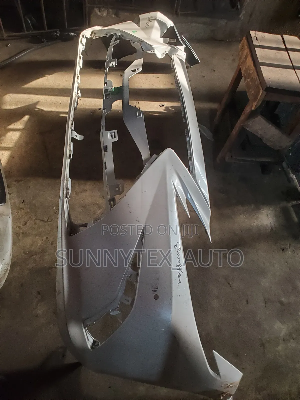 Front Bumper Es350 2020