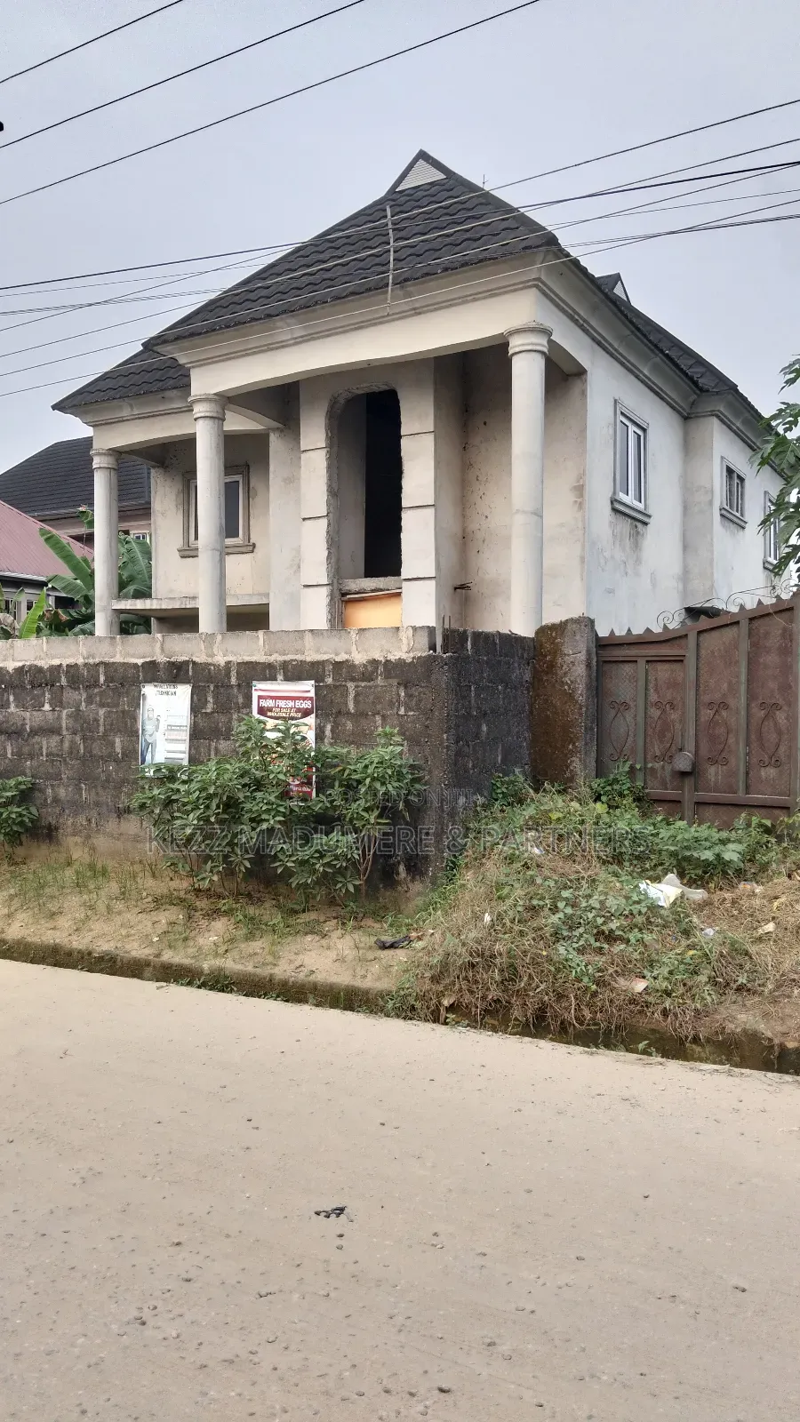 4bdrm Duplex in Havana Estate , Sars for sale