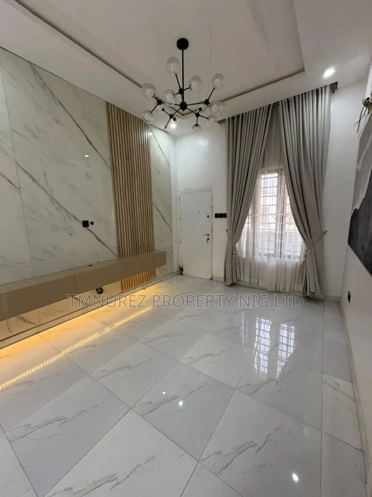 4bdrm Duplex in Chevron for rent