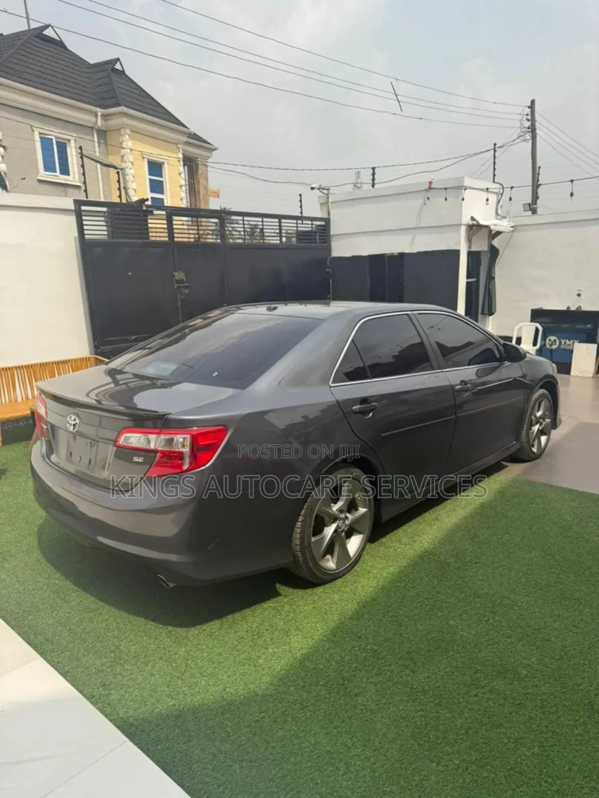 Toyota Camry SE V6 4dr Sedan (3.5L 6cyl 6A) 2013 Gray