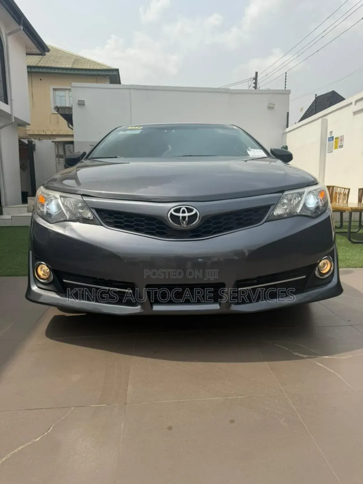 Toyota Camry SE V6 4dr Sedan (3.5L 6cyl 6A) 2013 Gray