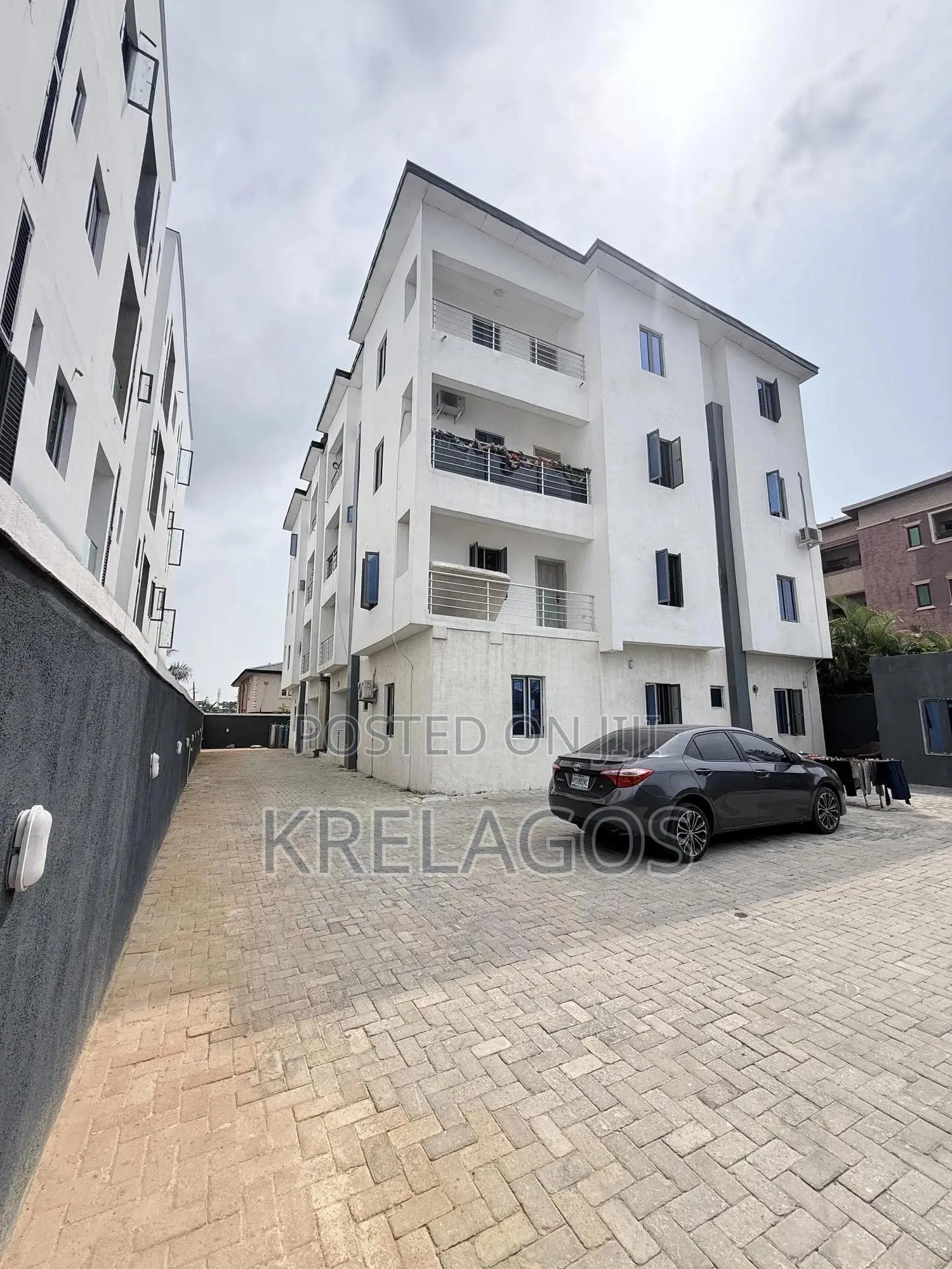 3bdrm Apartment in Ikate, Lekki for sale