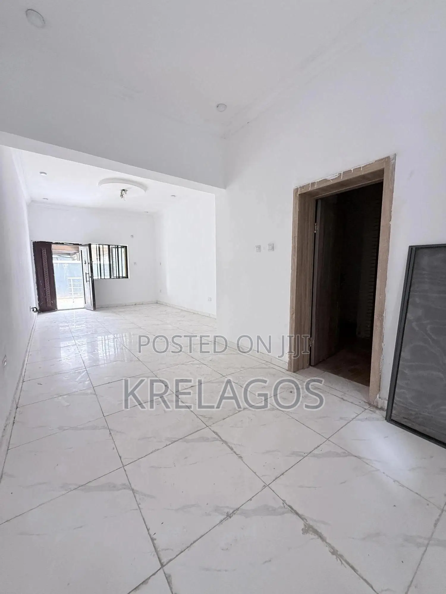 3bdrm Apartment in Ikate, Lekki for sale
