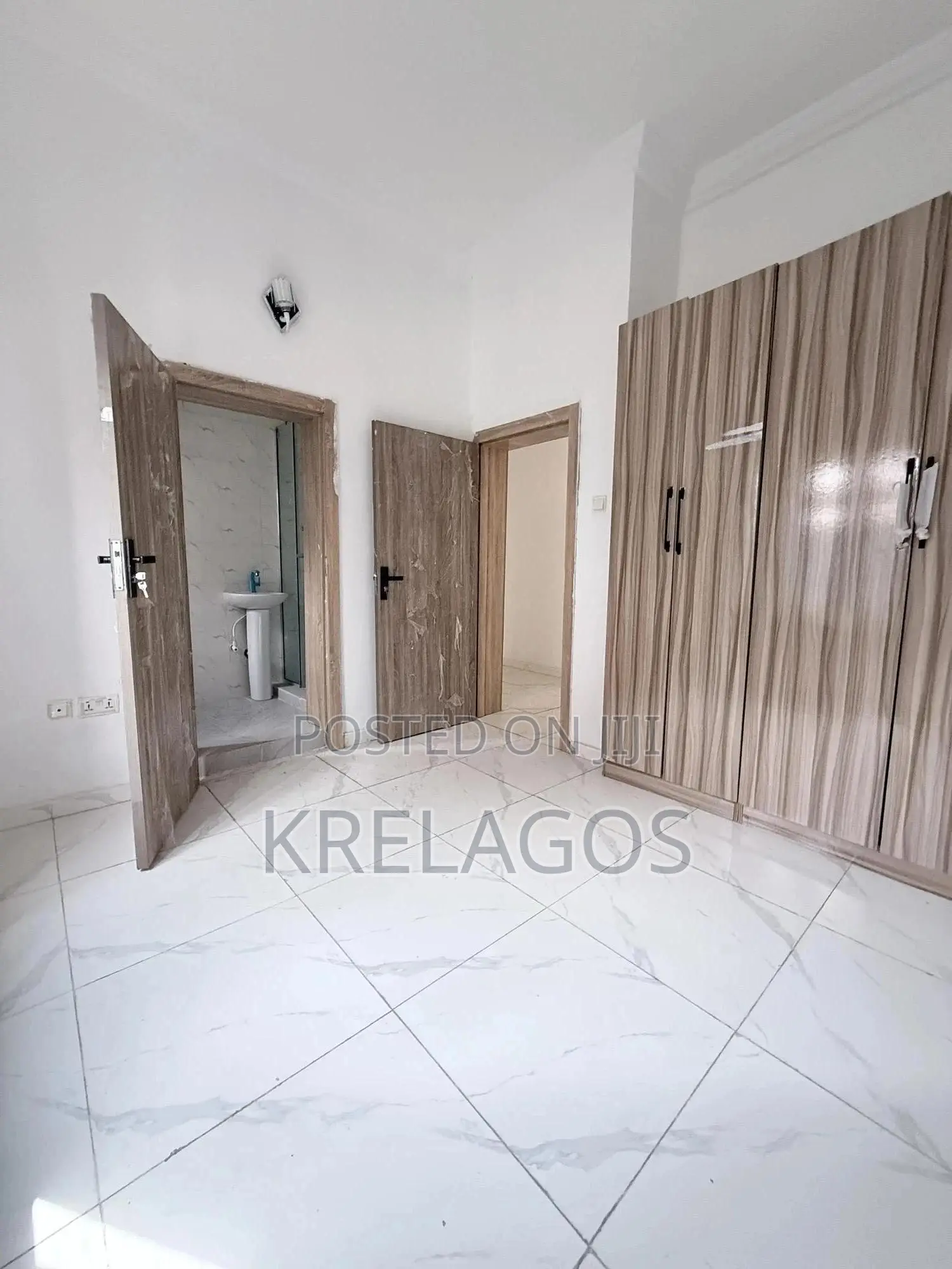 3bdrm Apartment in Ikate, Lekki for sale