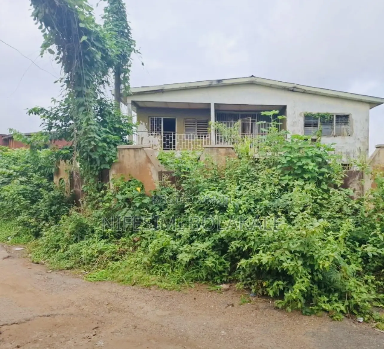 931sqm Residential Plot With 5 Bedroom Duplex and Two Room Chalet