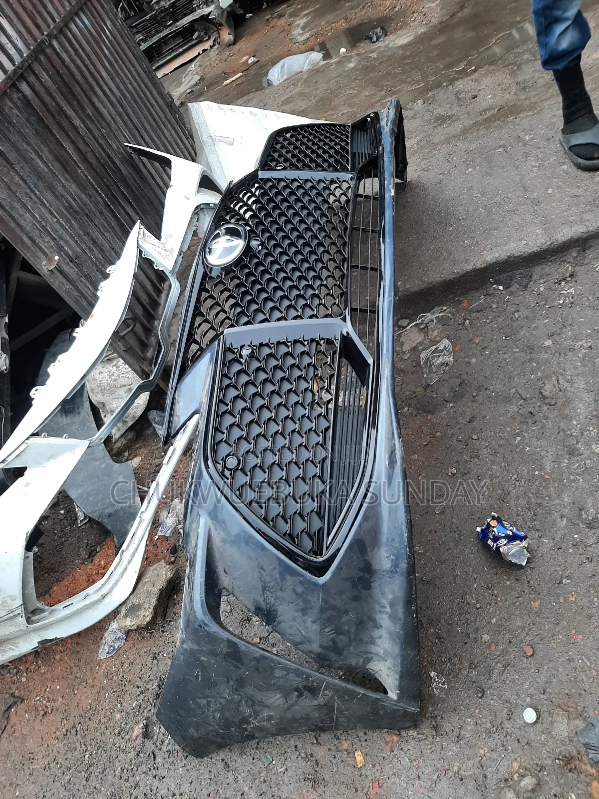 Complete Front Bumper Avalon 2020 Xle