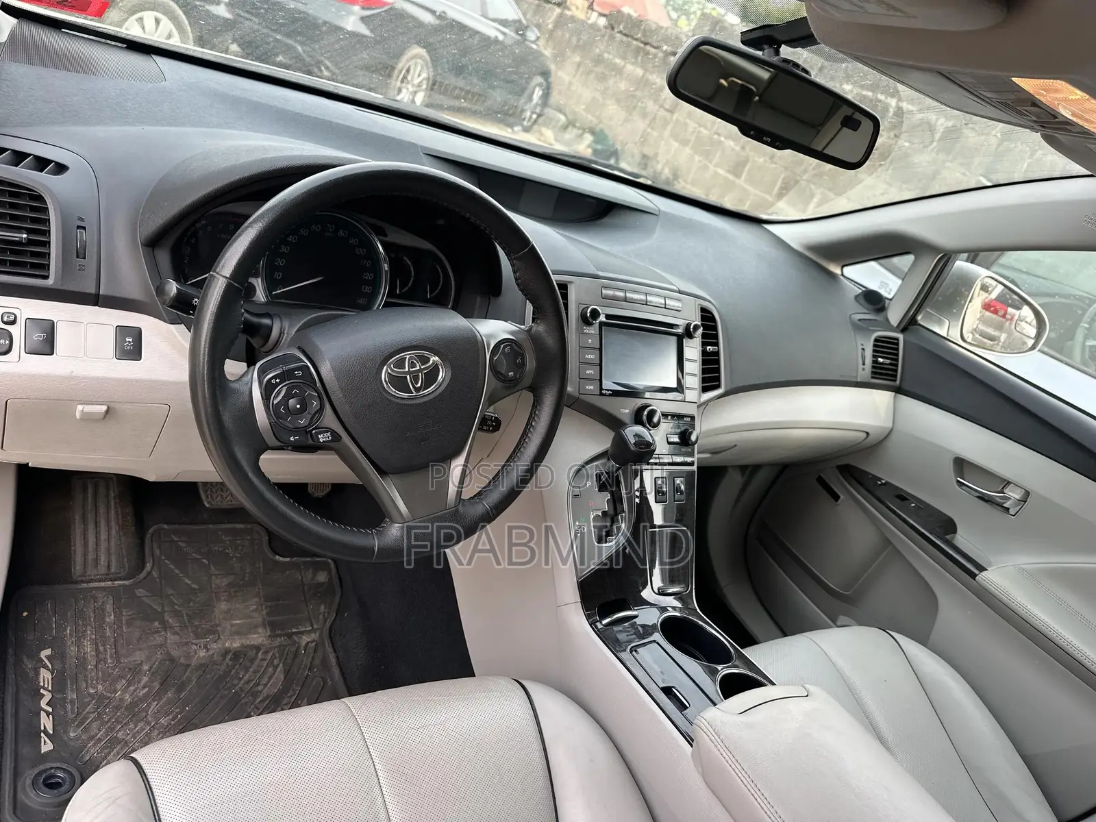 Toyota Venza XLE 4dr Wagon AWD (2.7L 4cyl 6A) 2015 Silver