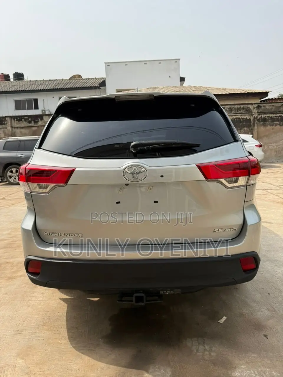 Toyota Highlander SE 4x4 V6 (3.5L 6cyl 8A) 2017 Silver