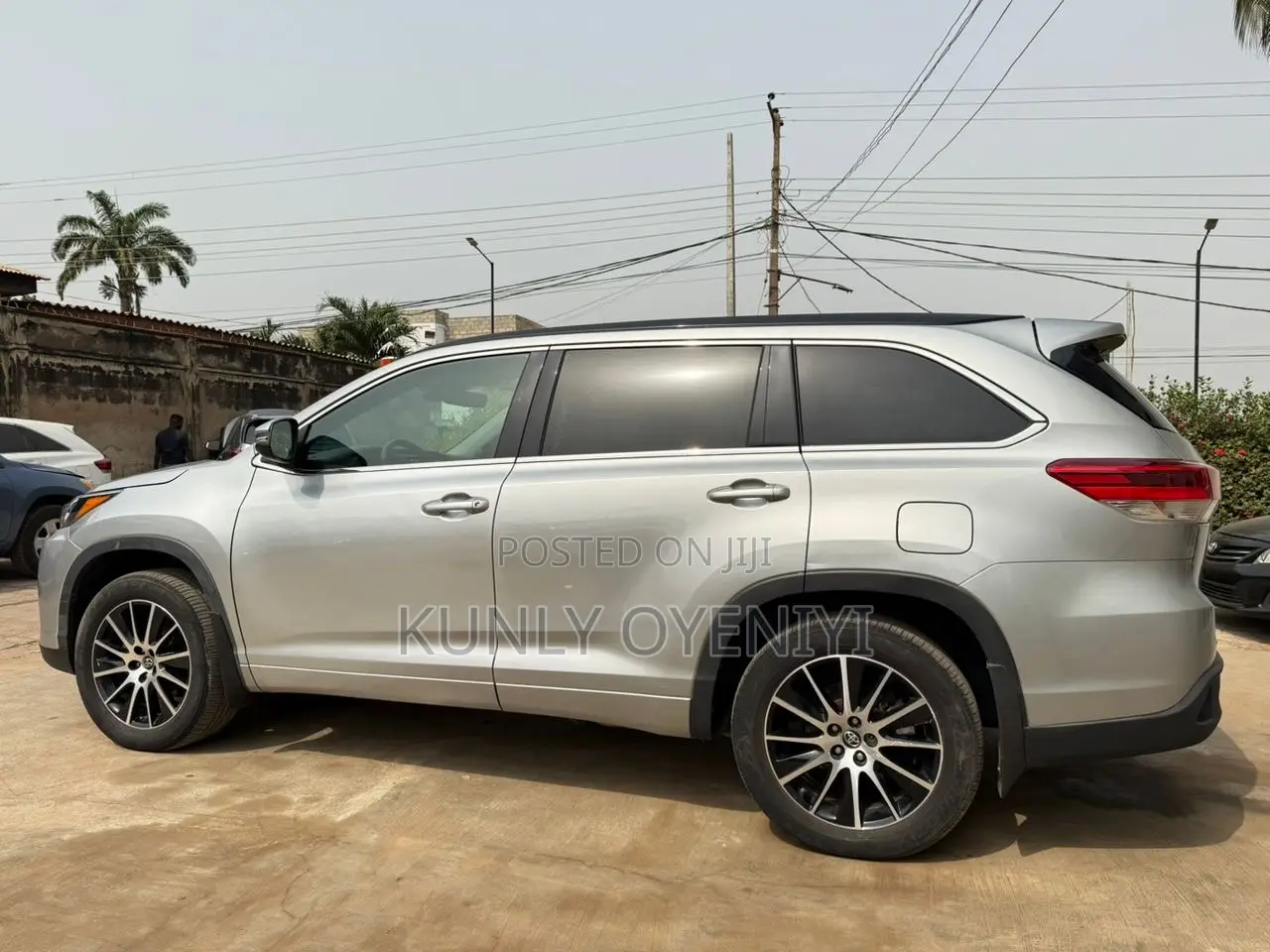 Toyota Highlander SE 4x4 V6 (3.5L 6cyl 8A) 2017 Silver