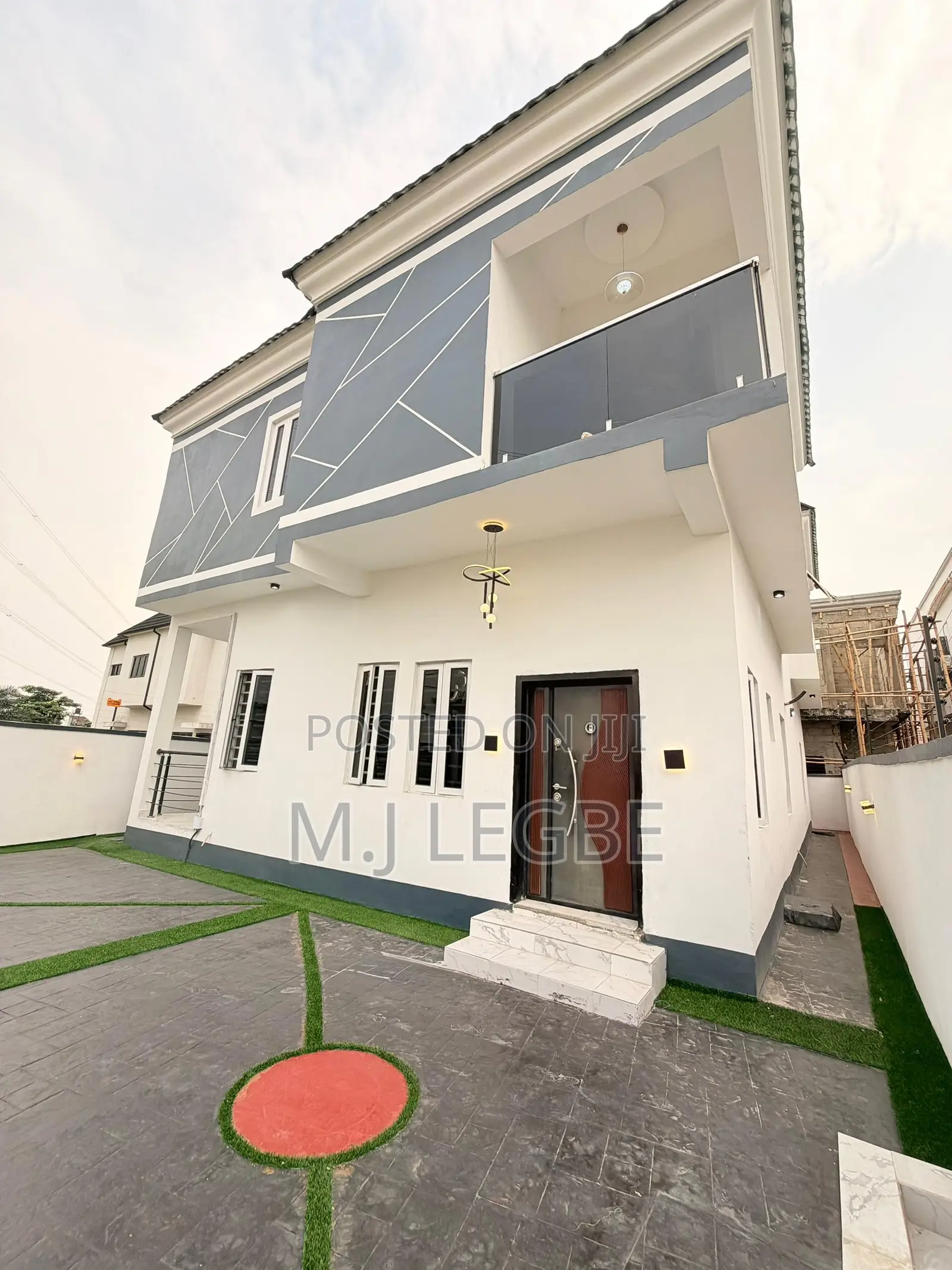 4bdrm Duplex in Thomas for sale