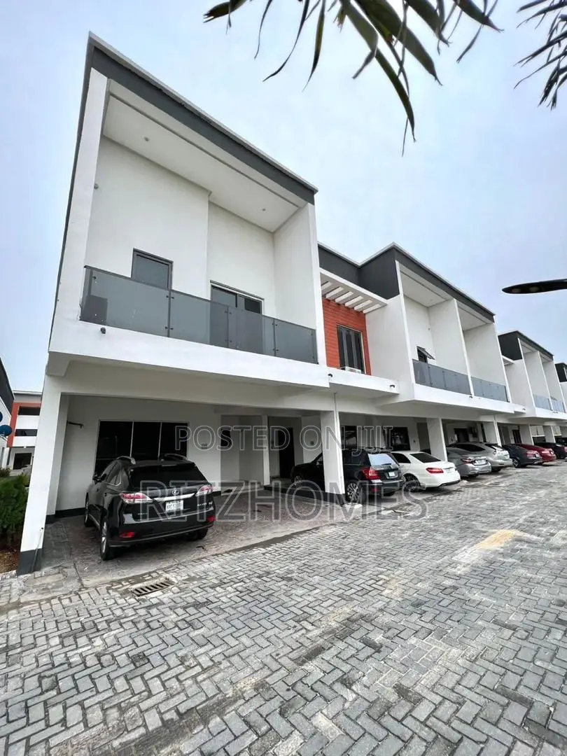 4bdrm Duplex in Lekki for sale