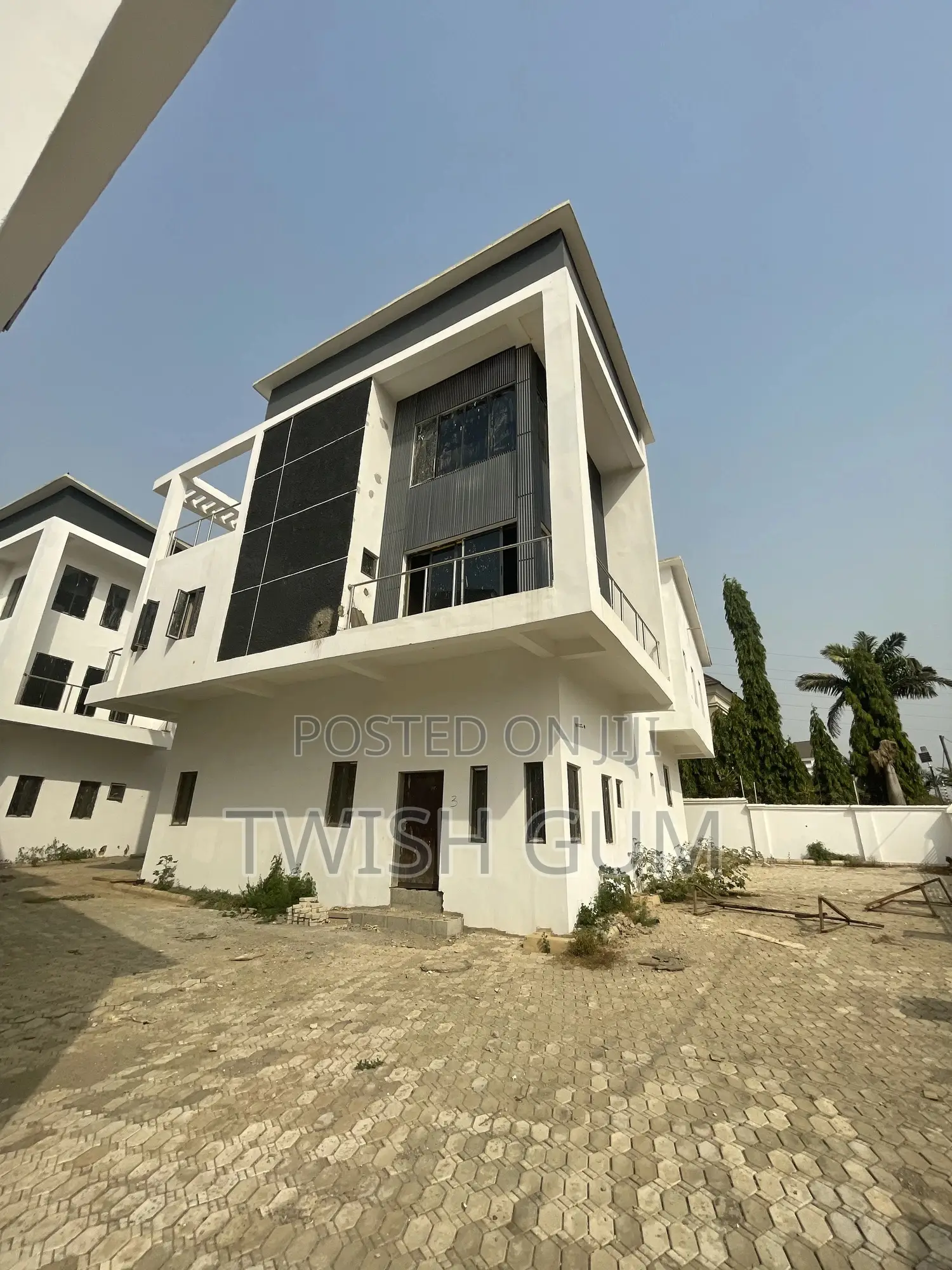 6bdrm Duplex in Blackdot Shelters., Guzape District for sale