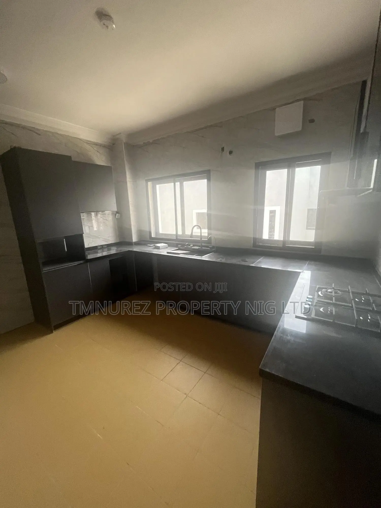 4bdrm Apartment in Lekki Phase 1 for rent