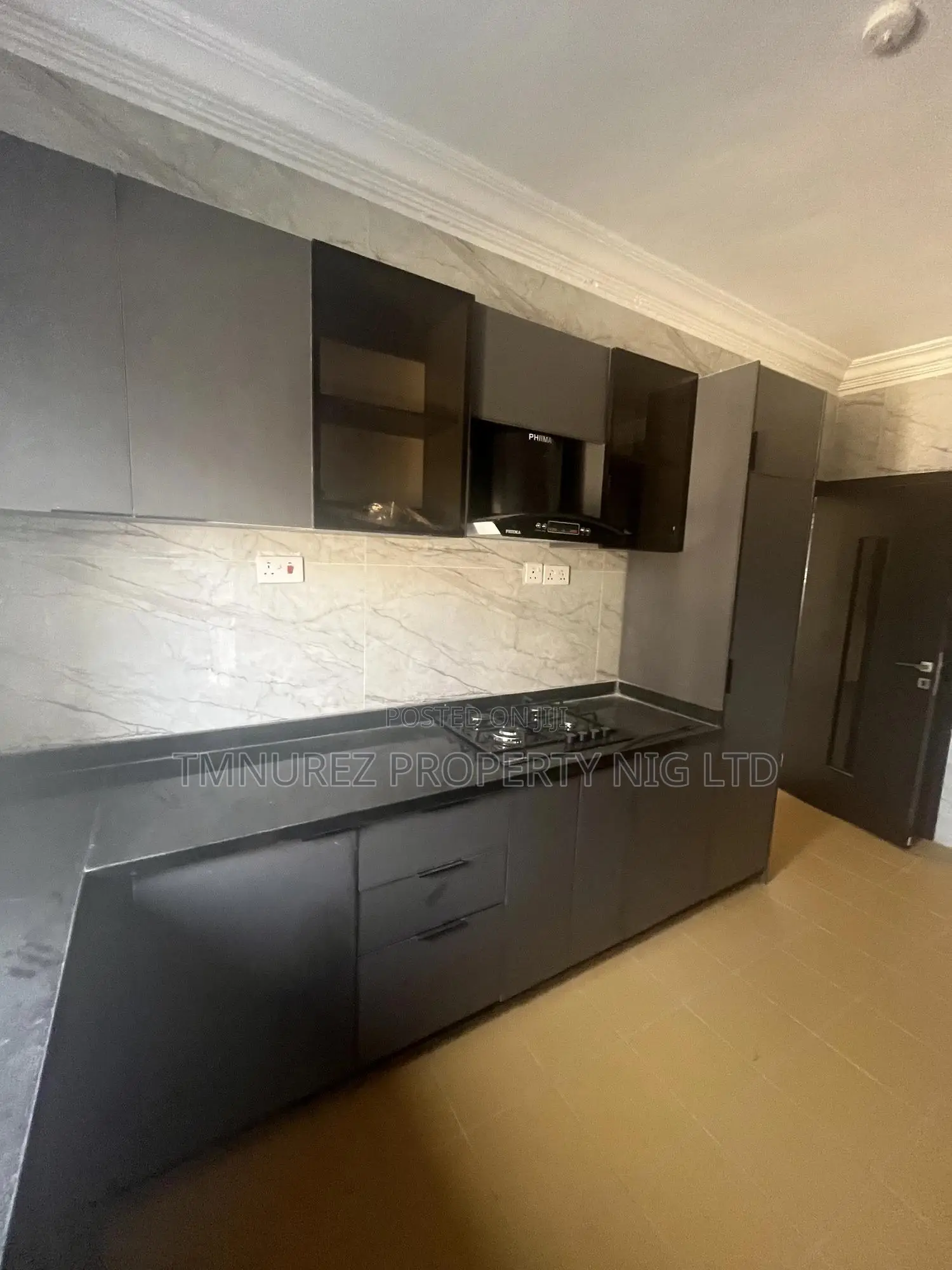 4bdrm Apartment in Lekki Phase 1 for rent