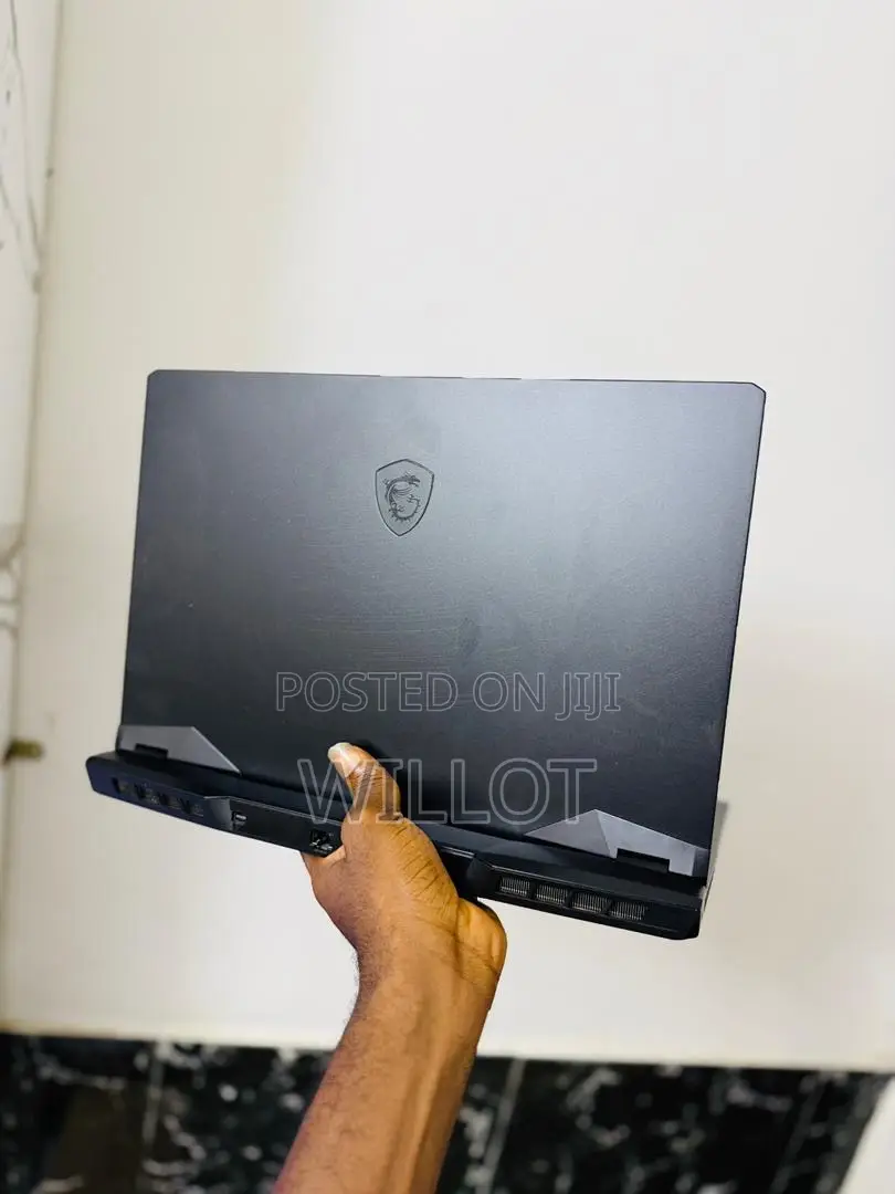 Laptop MSI GP66 LEOPARD 10UG 16GB Intel Core I7 SSD 1T
