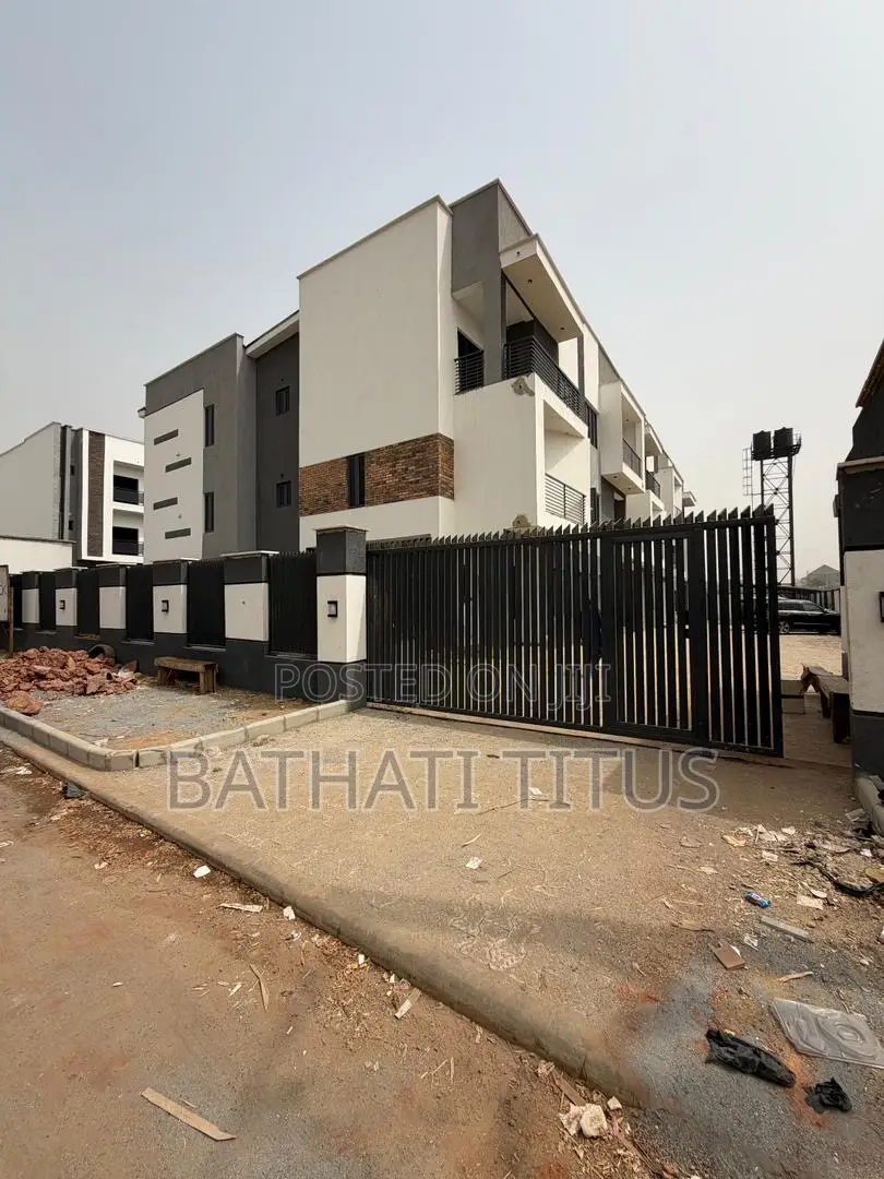 4bdrm Duplex in Jahi for sale