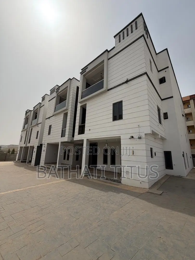 4bdrm Duplex in Wuye for sale