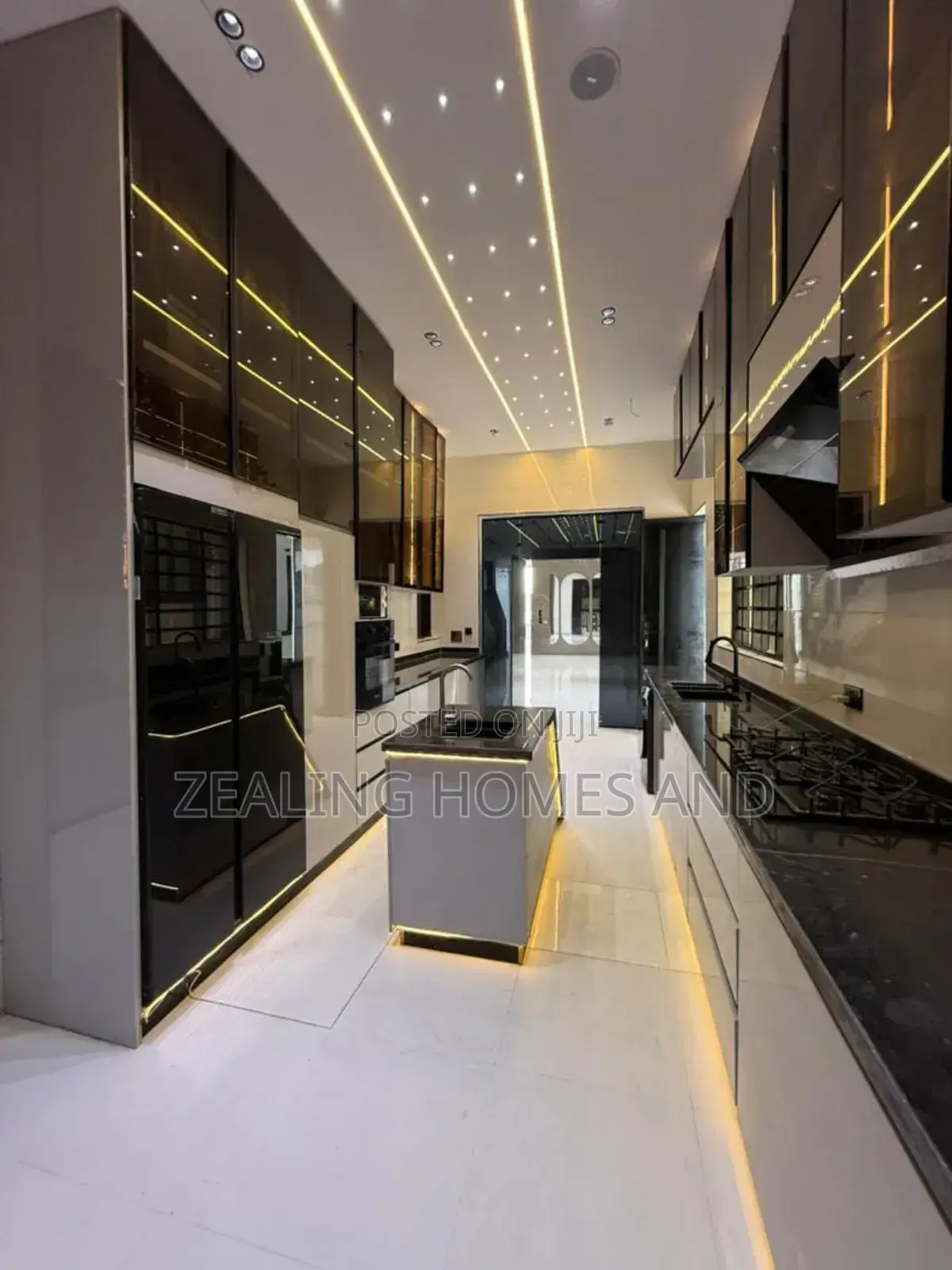 Furnished 5bdrm Duplex in Chevron Estate, for sale