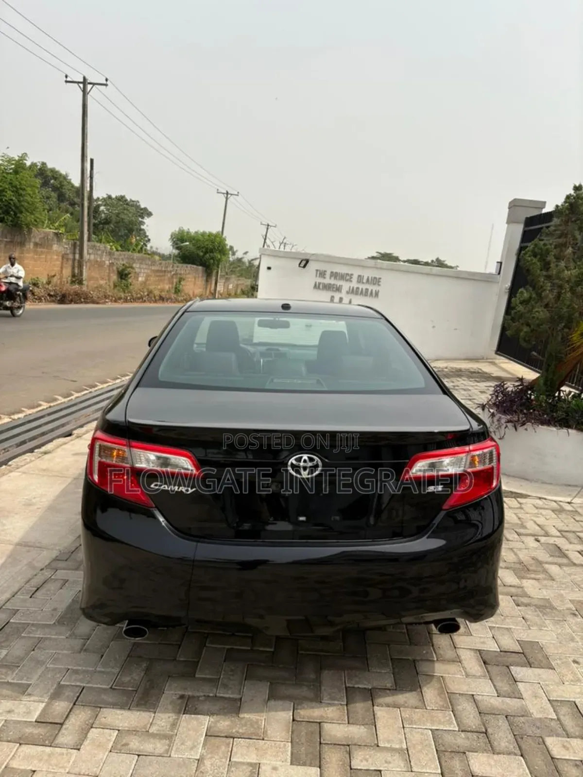 Toyota Camry SE V6 4dr Sedan (3.5L 6cyl 6A) 2013 Black