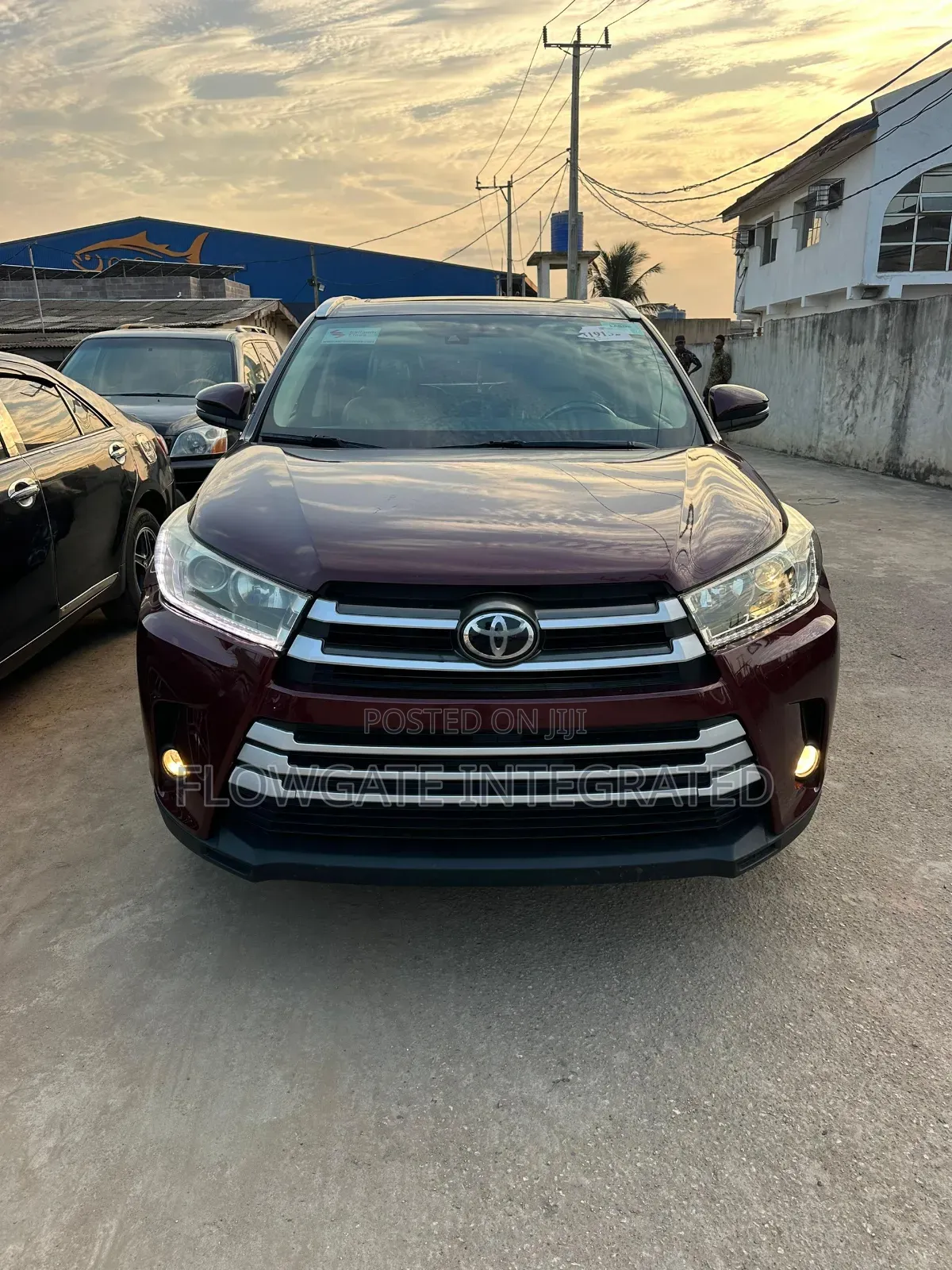 Toyota Highlander Limited Platinum 4dr SUV AWD (3.5L 6cyl 6A) 2015
