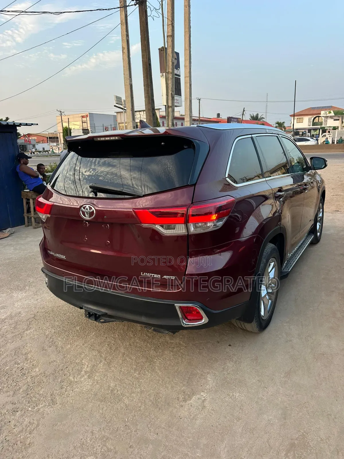 Toyota Highlander Limited Platinum 4dr SUV AWD (3.5L 6cyl 6A) 2015
