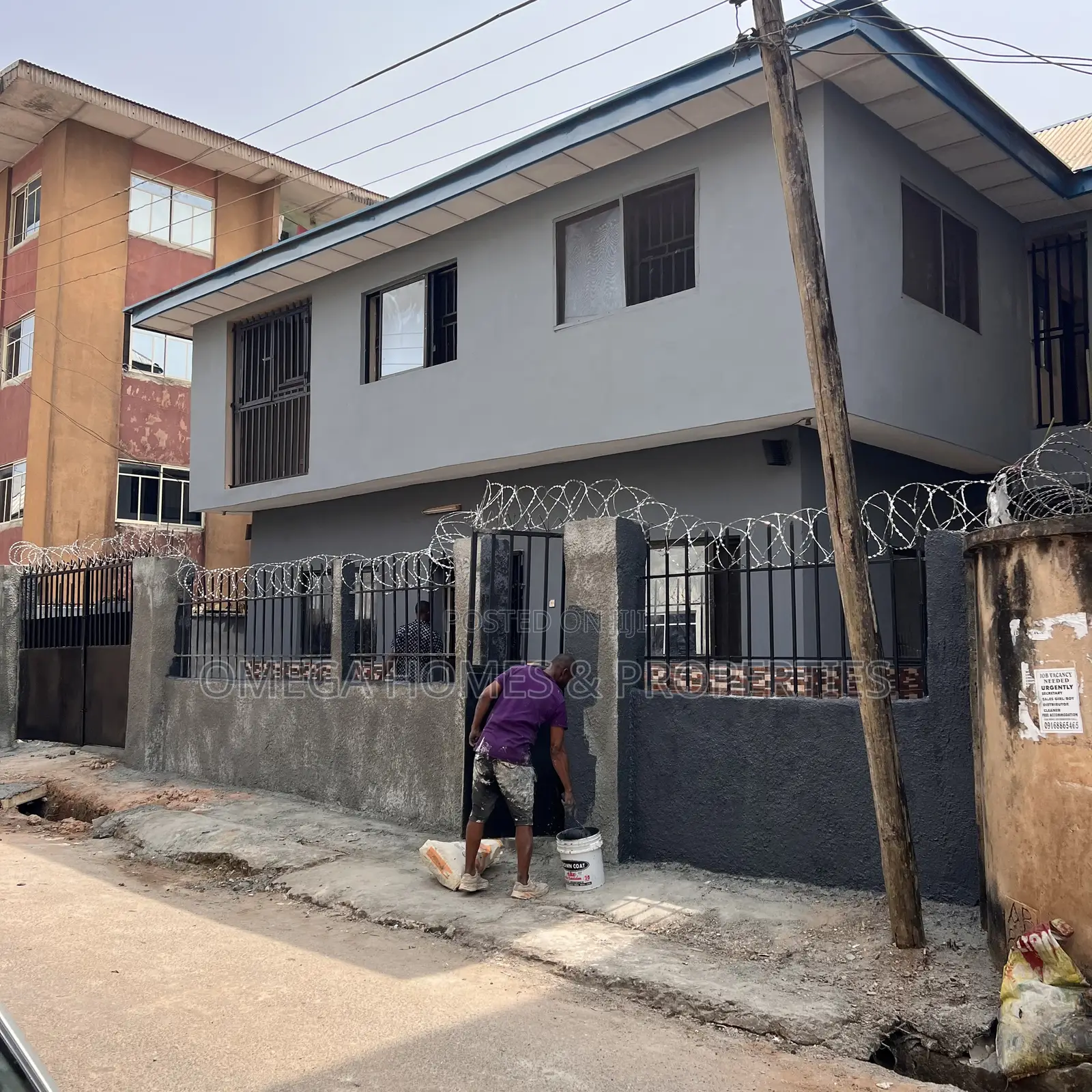 5bdrm House in Finbars Road, Umuahia for sale