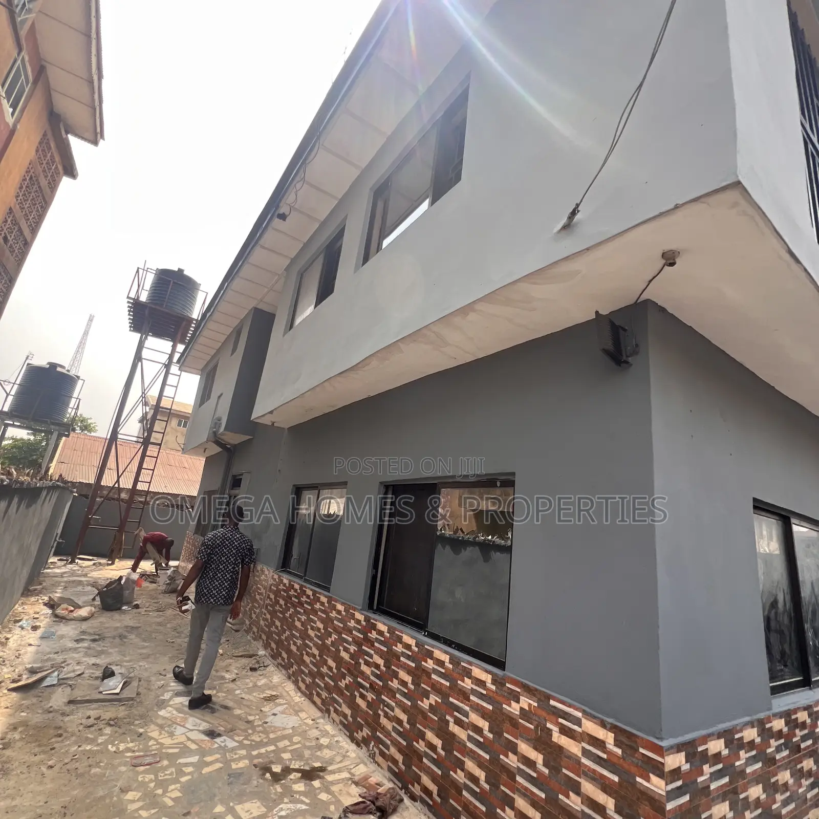 5bdrm House in Finbars Road, Umuahia for sale