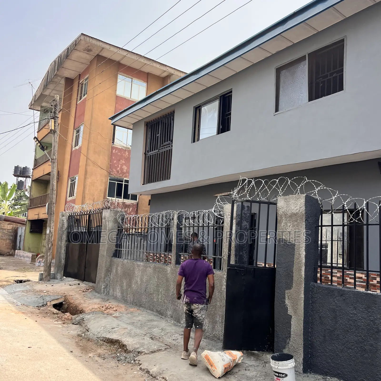 5bdrm House in Finbars Road, Umuahia for sale