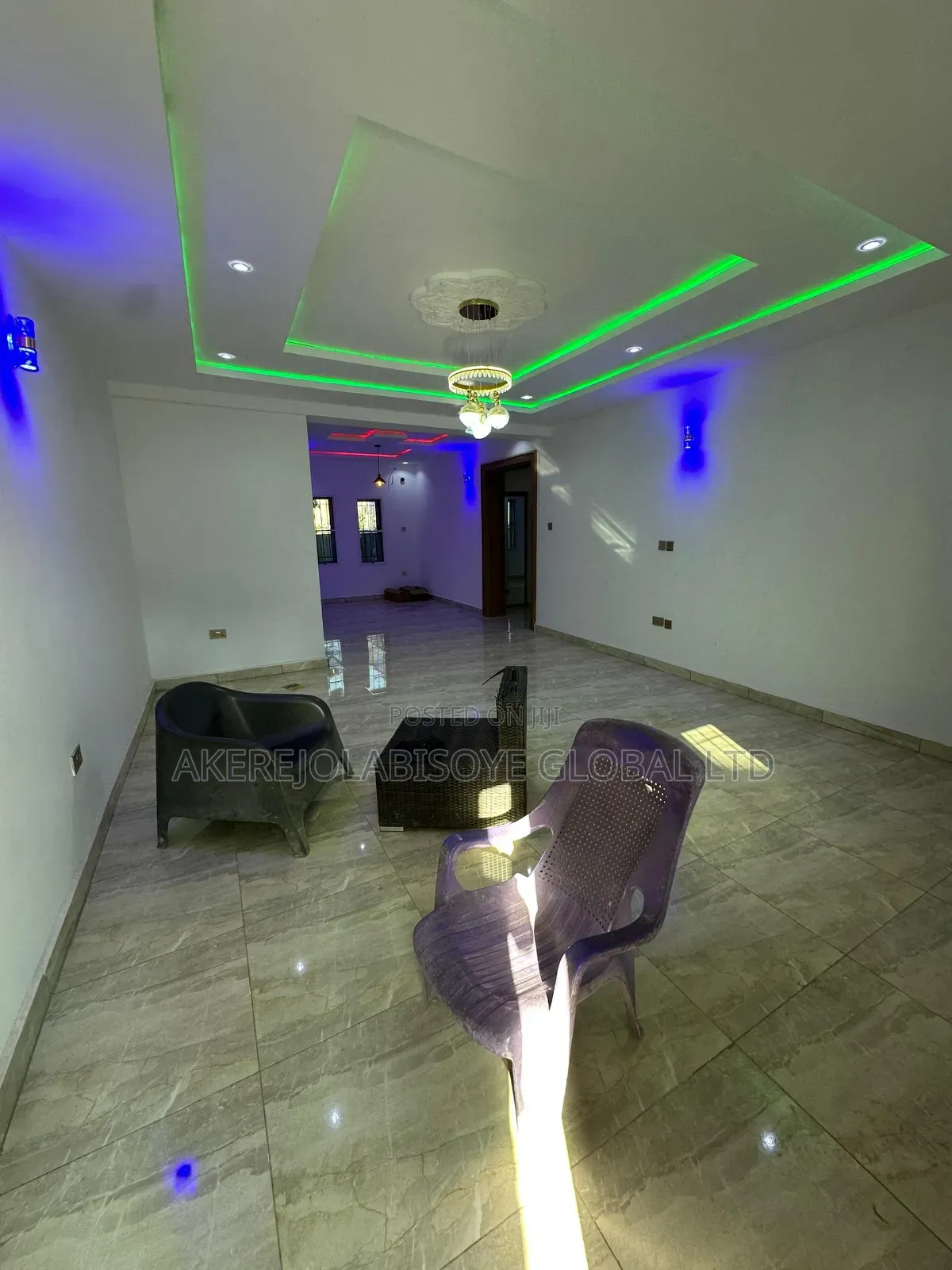 3bdrm Block of Flats in Fo1 Kubwa, Abuja for sale
