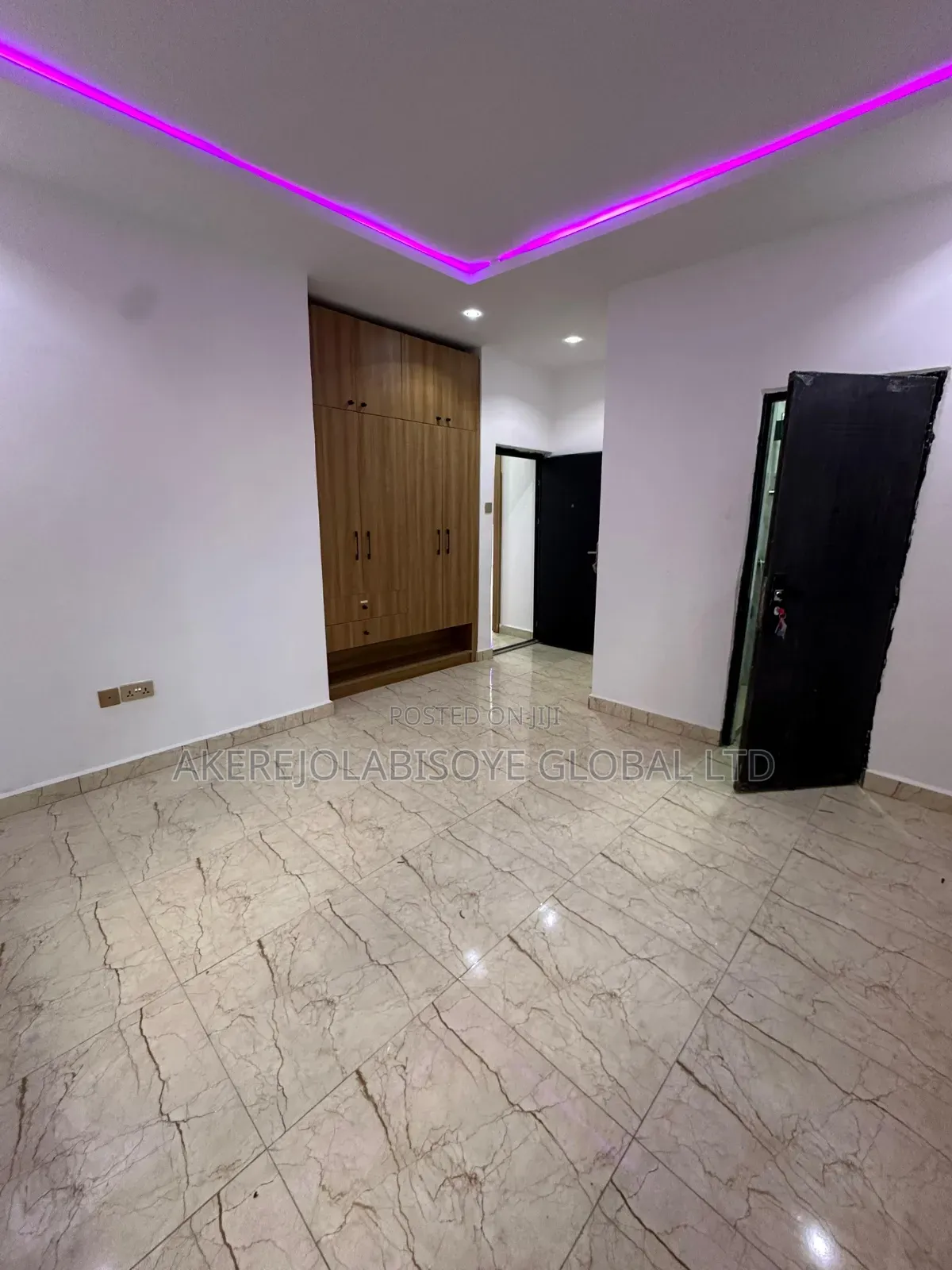 3bdrm Block of Flats in Fo1 Kubwa, Abuja for sale
